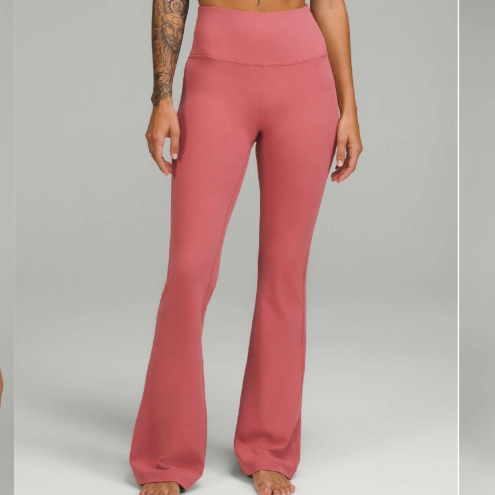 Lululemon Groove Flare Pant Super High-Rise in Brier Rose EUC